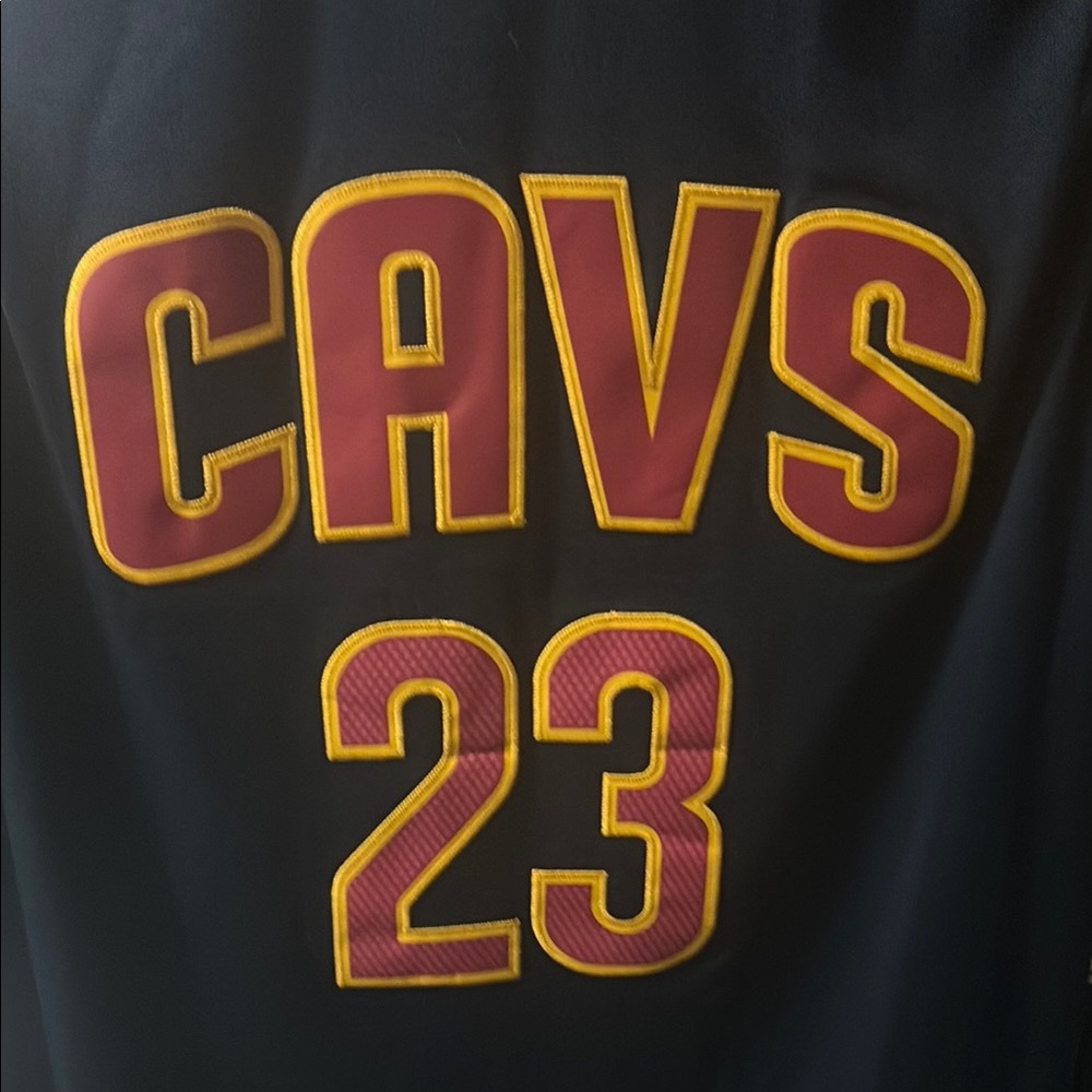 #23 LeBron James Adidas Navy Blue and Red CAVS Jersey size M - Picture 4 of 4